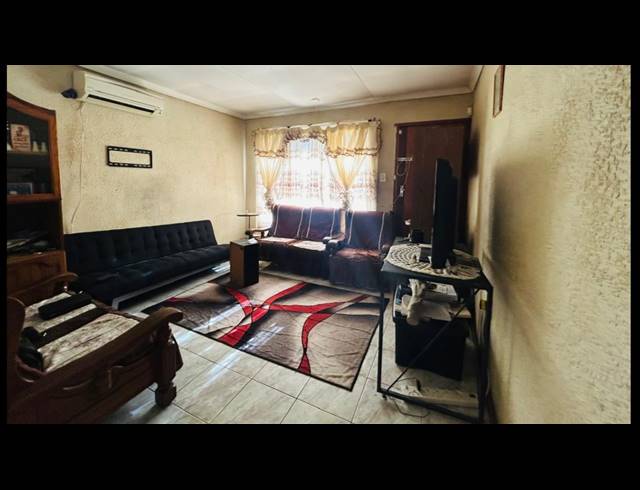 3 BEDROOM HOUSE FOR SALE IN RUSTENBURG NORTH